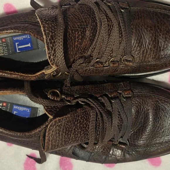 Shoe - Picture 13 of 14